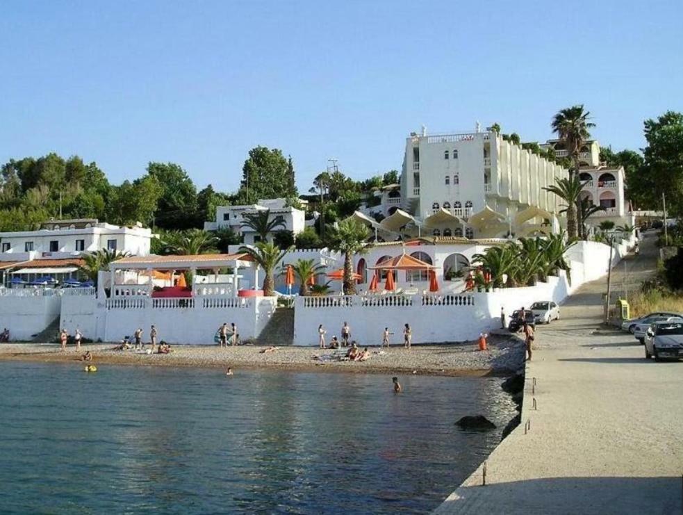 Villa Galanis By The Sea ニフォレイカ エクステリア 写真